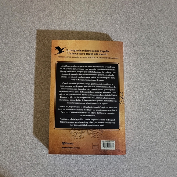 Alas de Sangre Hardcover Book - Picture 4 of 13